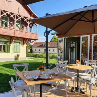 Garden Café at Russian Dacha